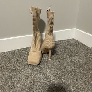 Worn only once. No box.